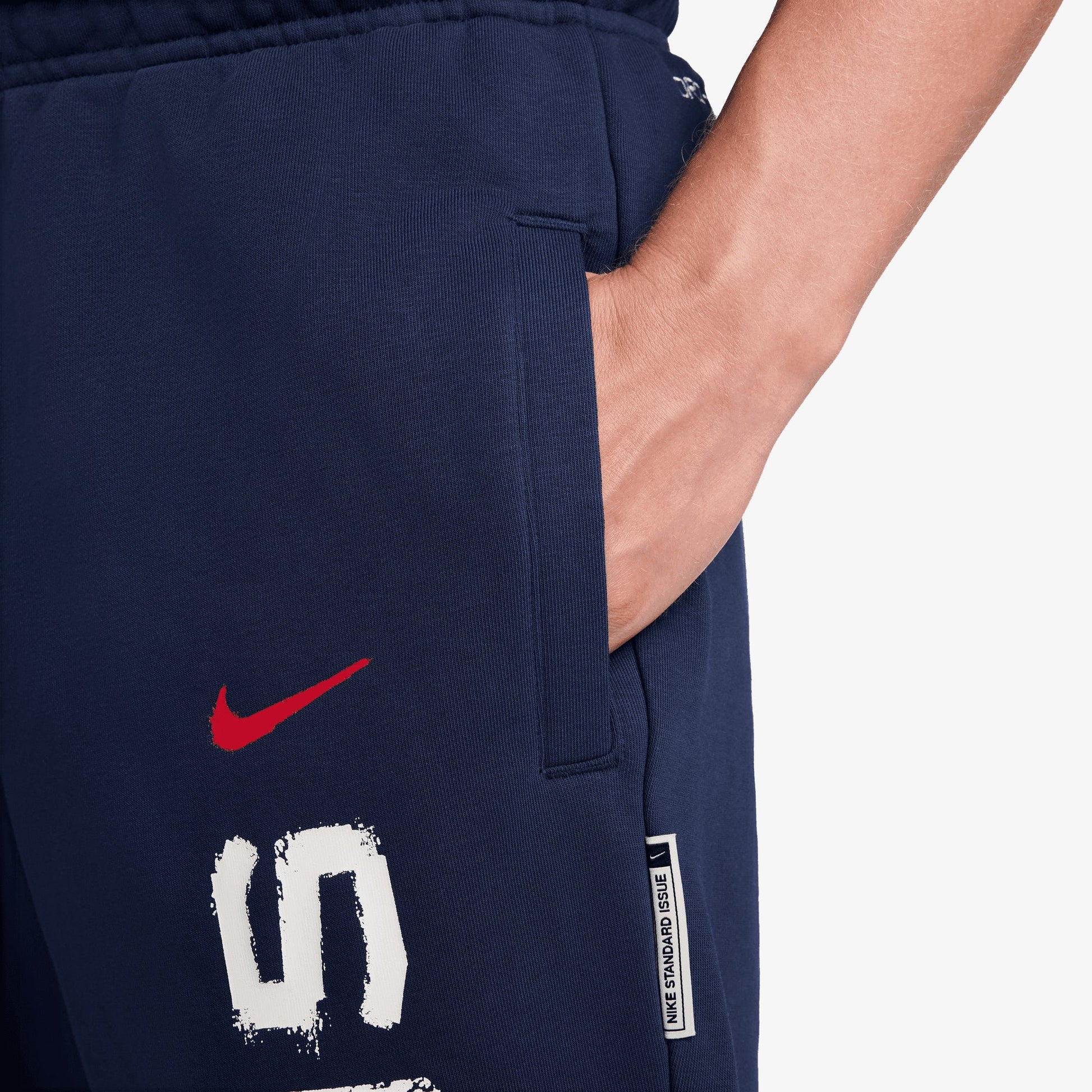 NIKE | PARIS SAINT-GERMAIN STANDARD ISSUE DRI-FIT SOCCER TAPERED PANT { MIDNIGHT NAVY/UNIVERSITY RED