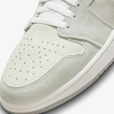 Jordan | AIR JORDAN 1 ZOOM CMFT 2  { SUMMIT WHITE/PARTICLE GREY-LIGHT SILVER