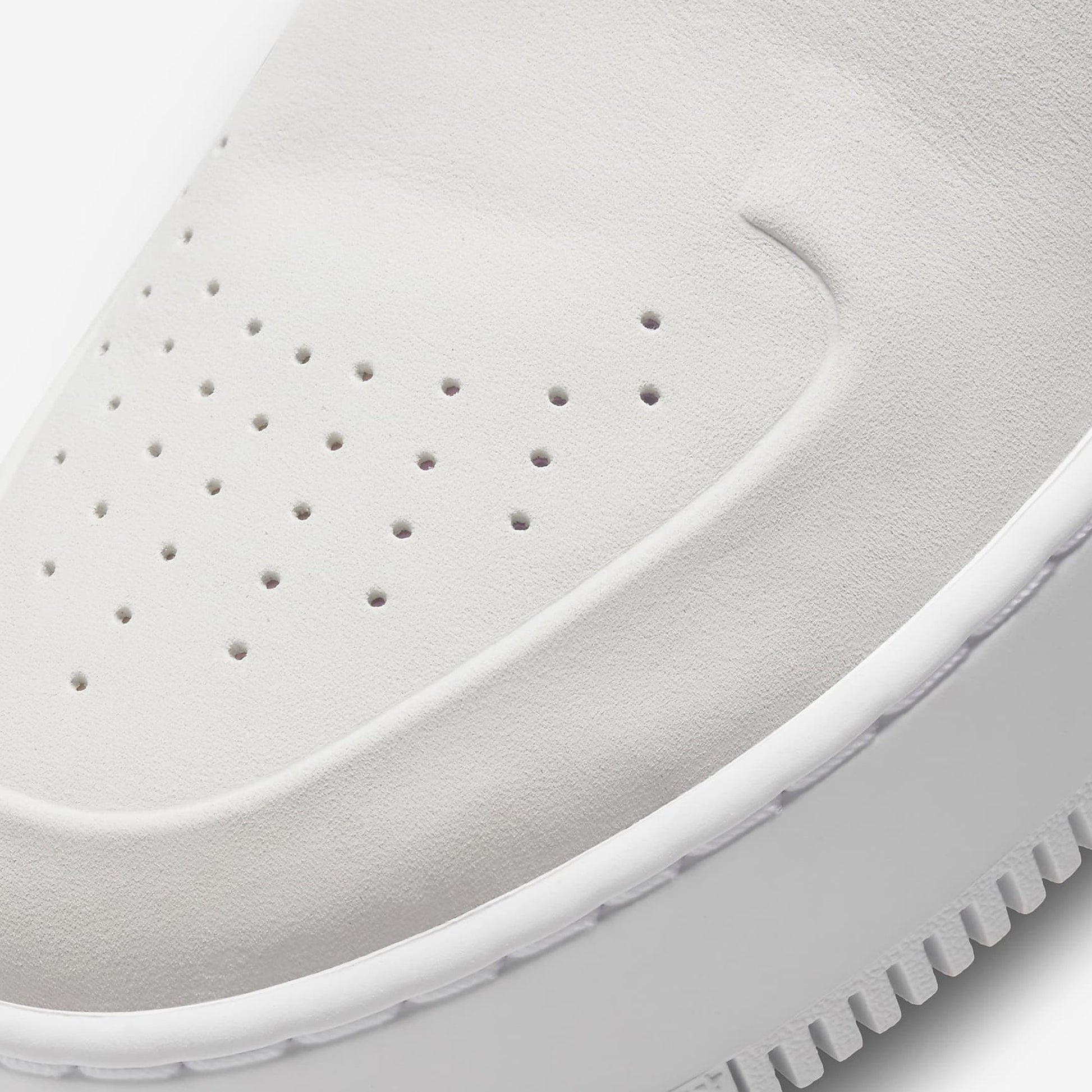 Nike | AIR FORCE 1 LOVE XX  { OFF WHITE/LIGHT SILVER