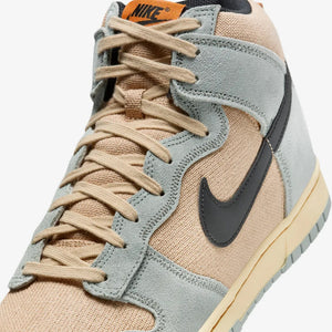 Nike | DUNK HIGH RETRO SE  { GRAIN/BLACK-LIGHT PUMICE-PALE VANILLA