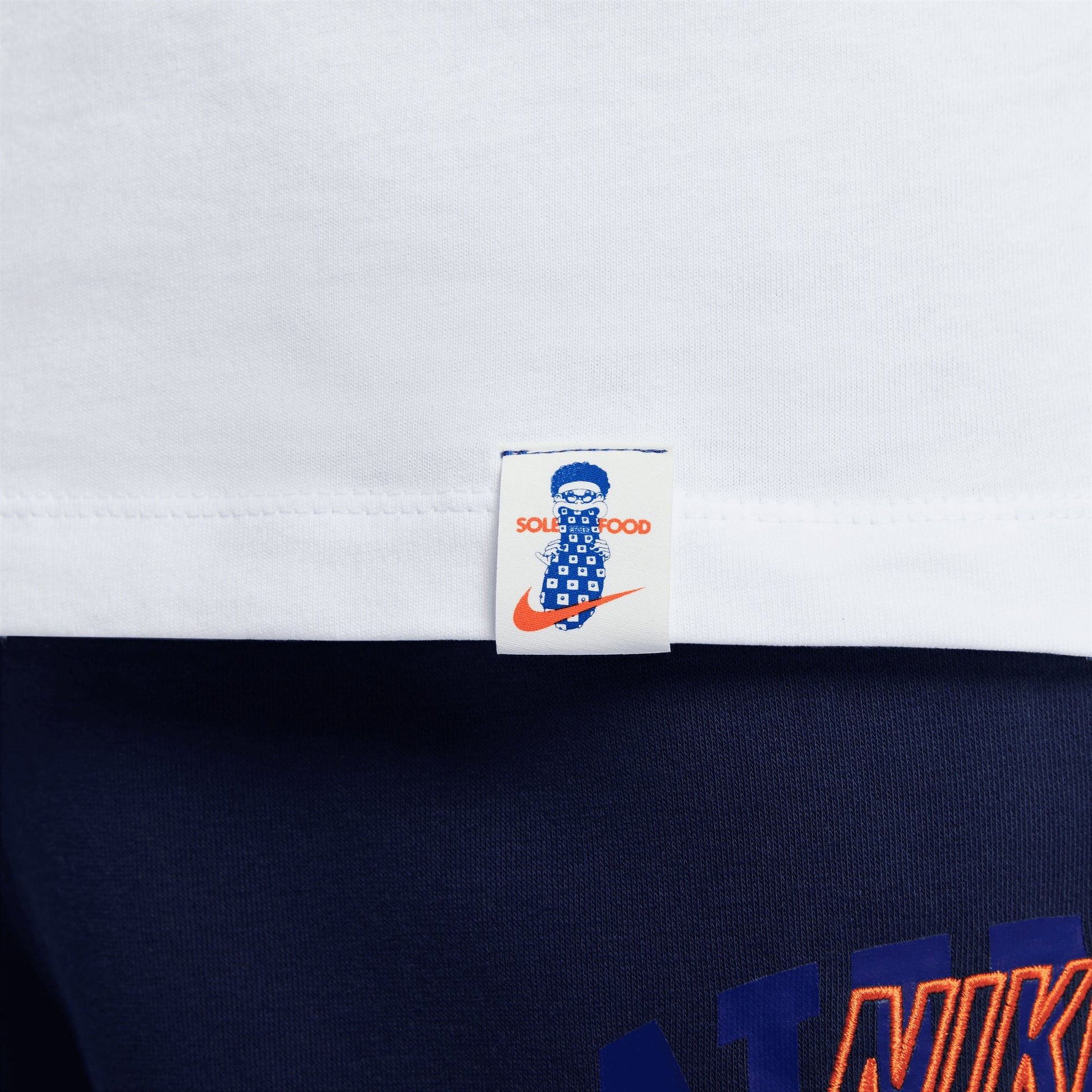 NIKE | SPORTSWEAR { WHITE