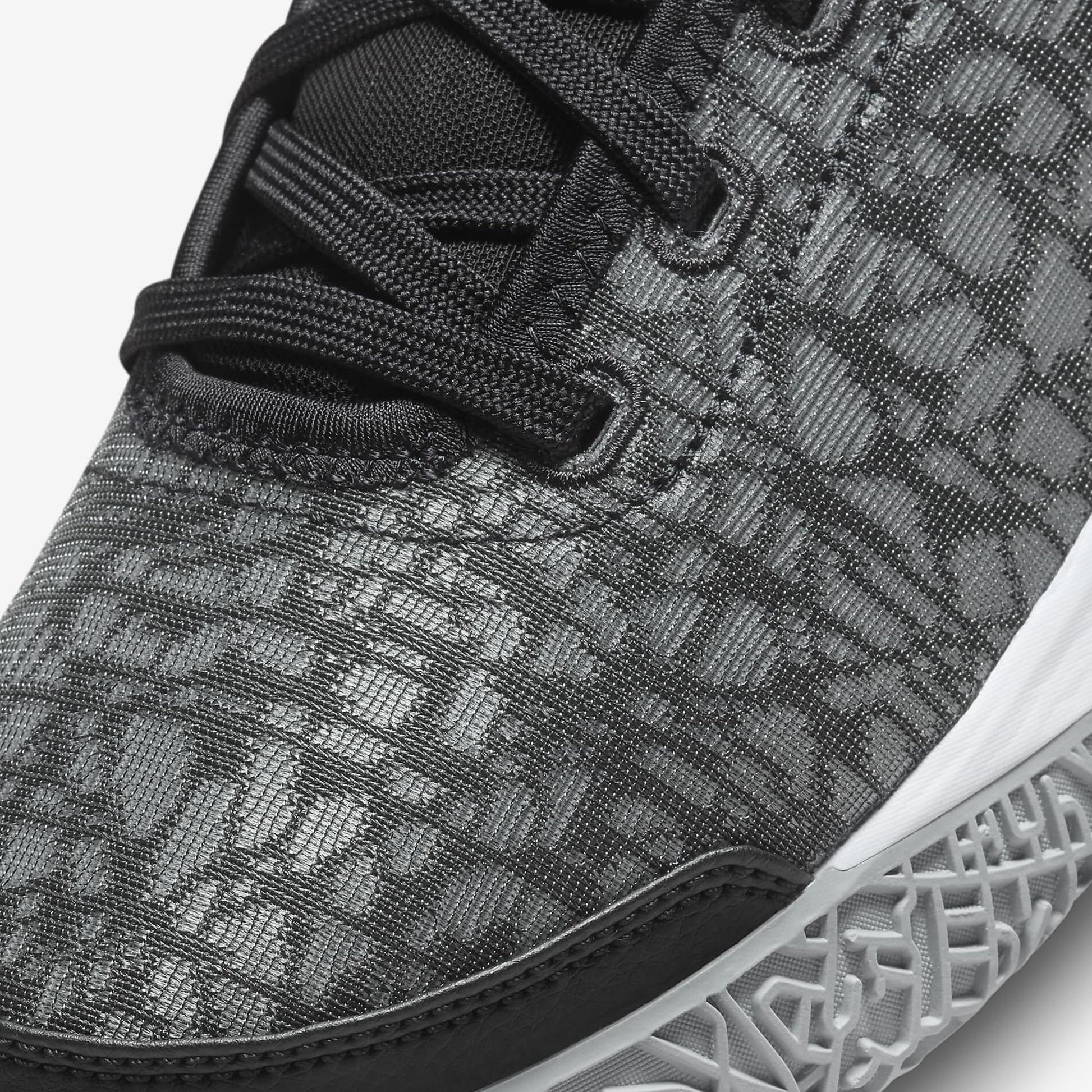 Nike | LEBRON NXXT GEN EP  { BLACK/WOLF GREY-WHITE-LIGHT BONE