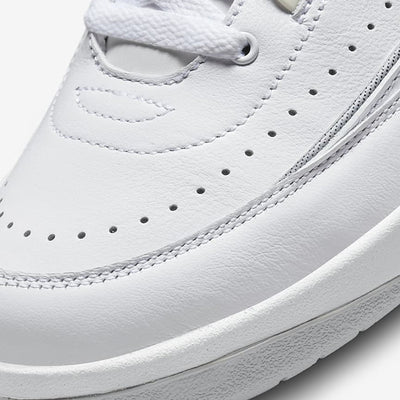 Jordan | AIR JORDAN 2 RETRO  { WHITE/CEMENT GREY-SAIL-BLACK