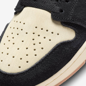 Jordan | AIR JORDAN 1 ZOOM CMFT 2  { MUSLIN/CELESTIAL GOLD-BLACK-VIVID ORANGE