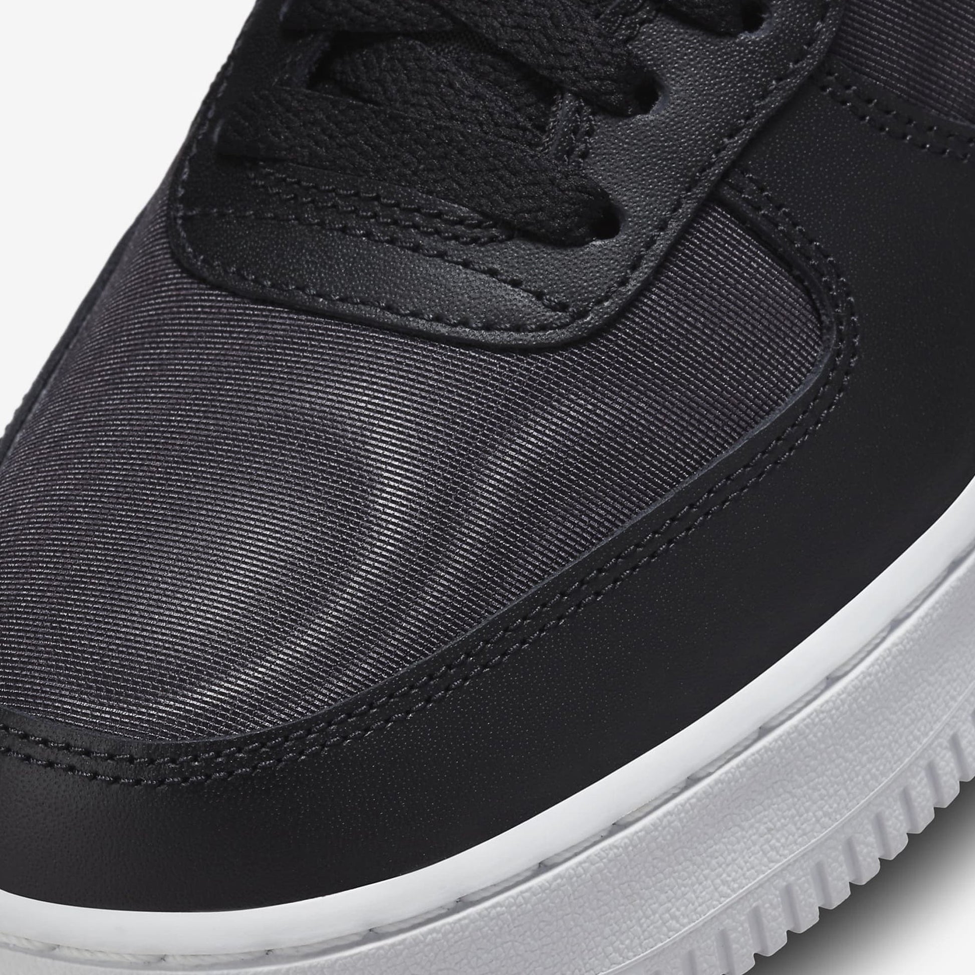 Nike | AIR FORCE 1 '07 LV8 { BLACK/BLACK-SUMMIT WHITE
