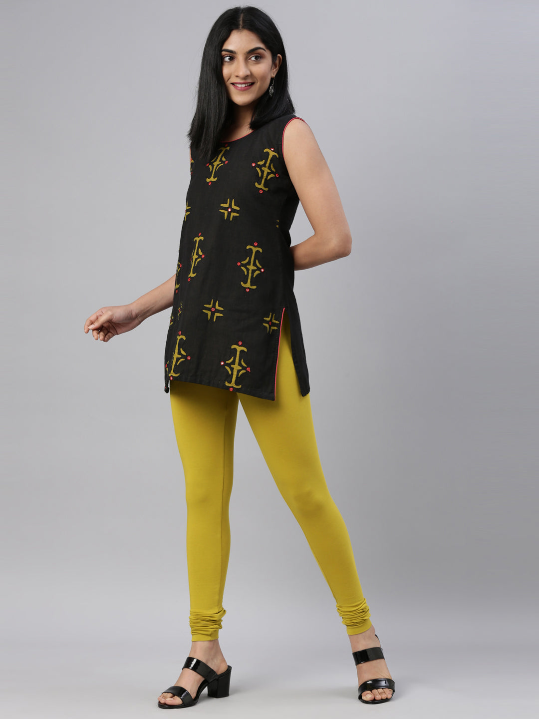 Women Parrot Green Cotton Churidar Leggings