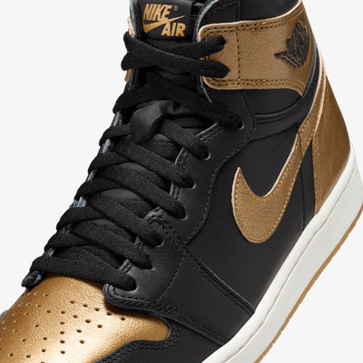 JORDAN | AIR JORDAN 1 RETRO HIGH OG { 