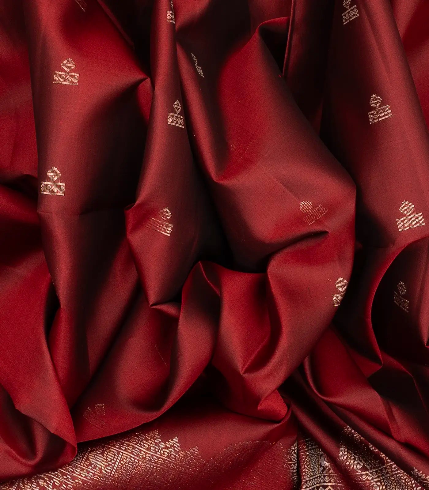 Maroon Handloom Soft Silk Saree With Floral Buttas