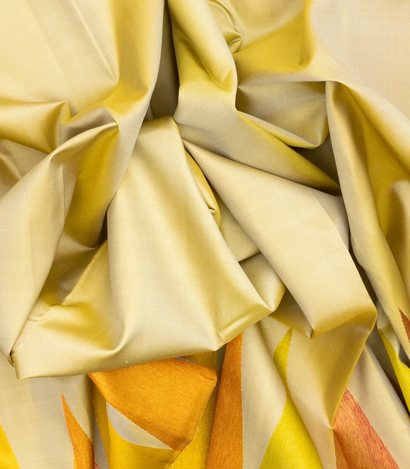 Beige Handloom Kanchipuram Korvai Silk Saree With Temple Border