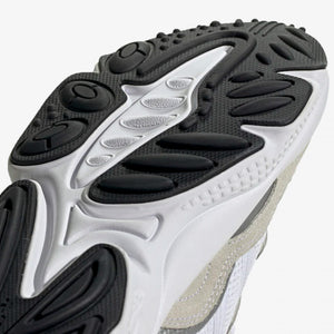 Adidas Originals | OZWEEGO  { CLOUD WHITE/ CORE BLACK