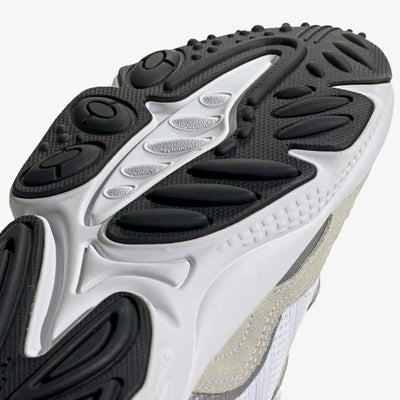 Adidas Originals | OZWEEGO  { CLOUD WHITE/ CORE BLACK
