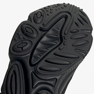ADIDAS ORIGINALS | OZWEEGO { CORE BLACK