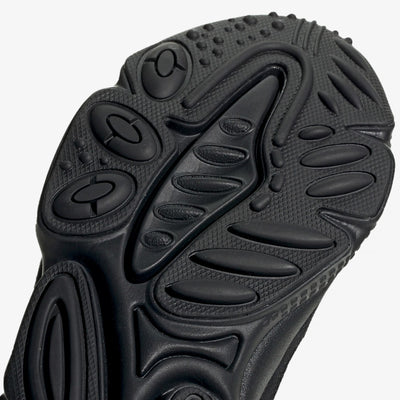 ADIDAS ORIGINALS | OZWEEGO { CORE BLACK