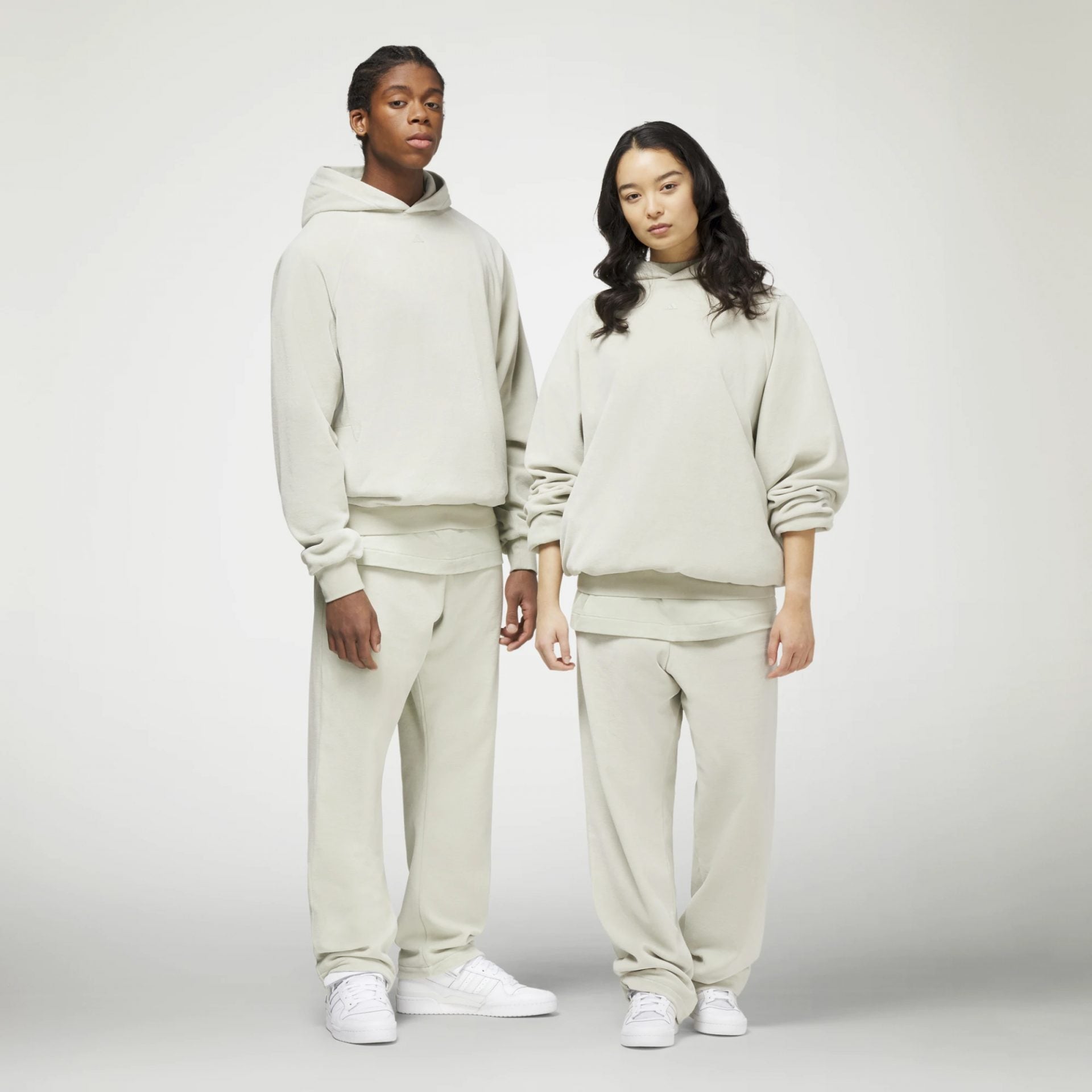 Adidas Originals | BASKETBALL VELOUR HOODIE  { HALO GREEN