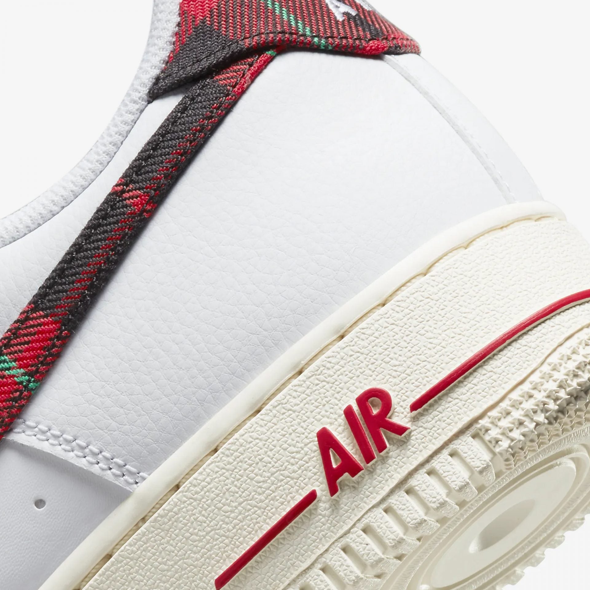 Nike | AIR FORCE 1 '07 LV8 { WHITE