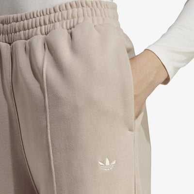 Adidas Originals | PREMIUM ESSENTIALS PINTUCK PANTS  { WODER TAUPE