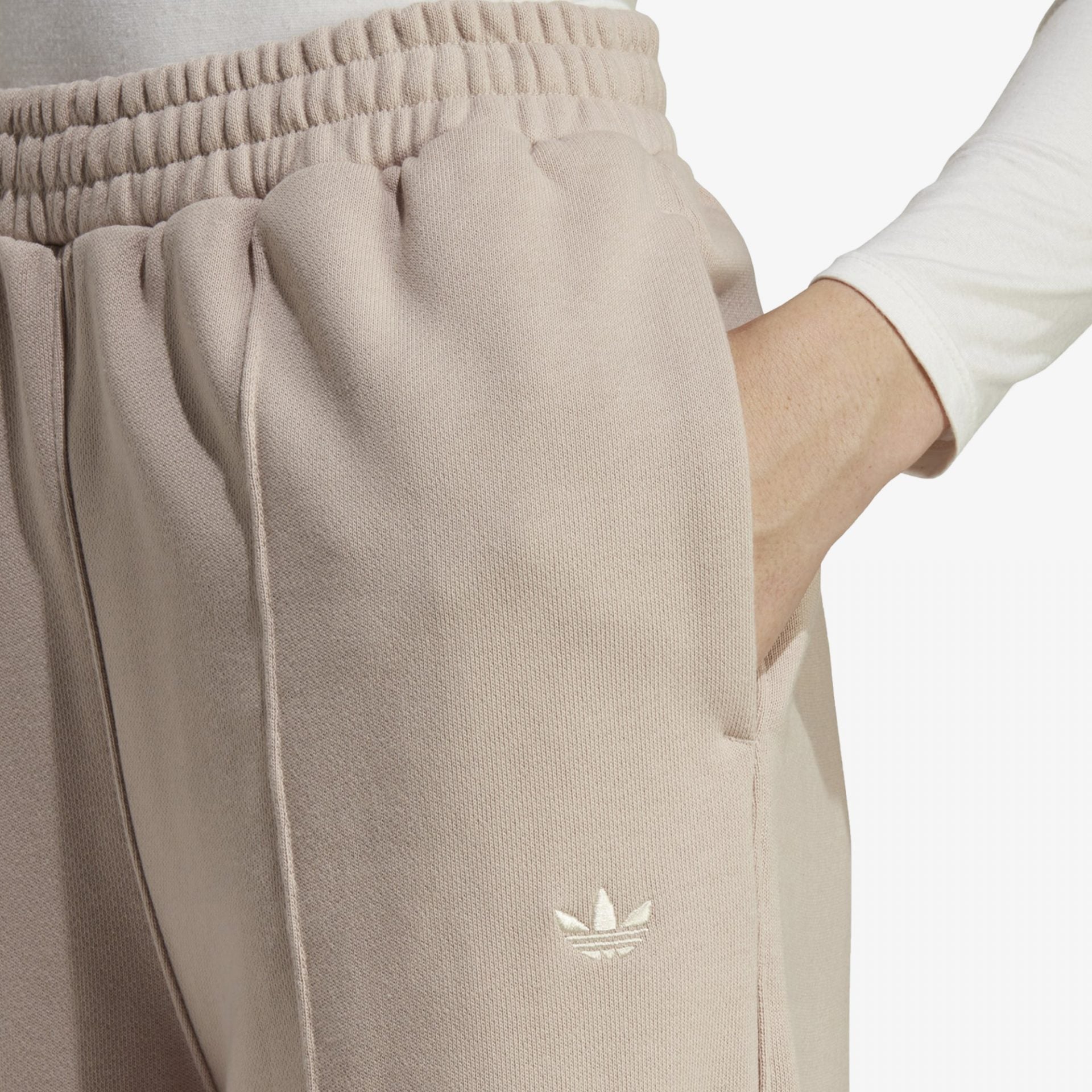 Adidas Originals | PREMIUM ESSENTIALS PINTUCK PANTS  { WODER TAUPE