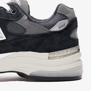 New Balance | 992  { NAVY/GREY