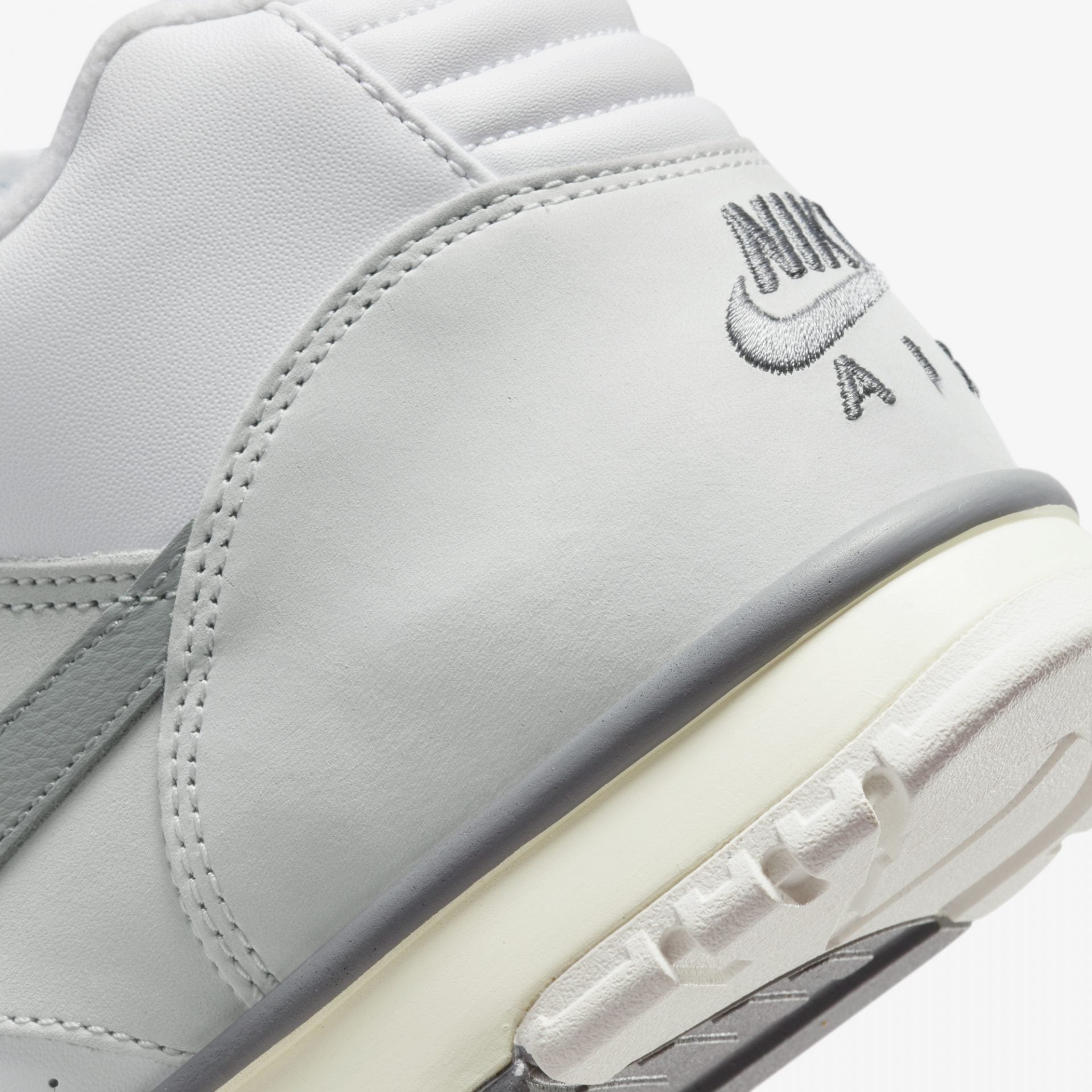 Nike | AIR TRAINER 1  { PHOTON DUST/LIGHT SMOKE