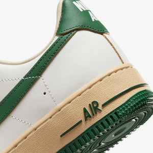 Nike | AIR FORCE 1 '07 LV8 { SAIL/GORGE GREEN