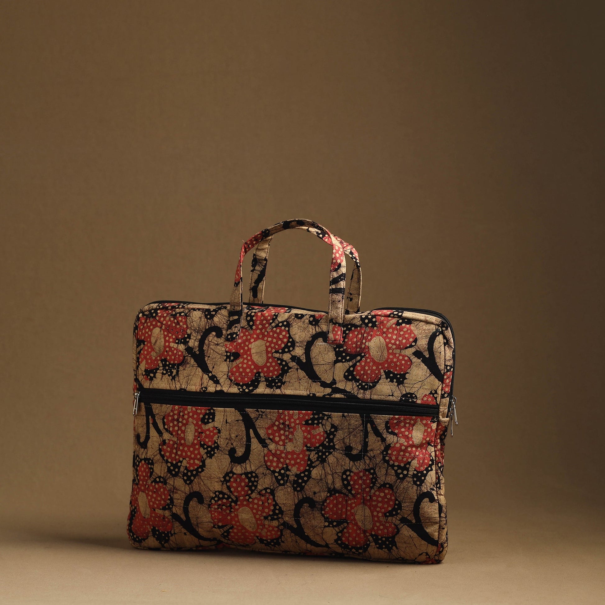 Beige - Handmade Quilted Cotton Laptop Bag (13 x 16 in) 01