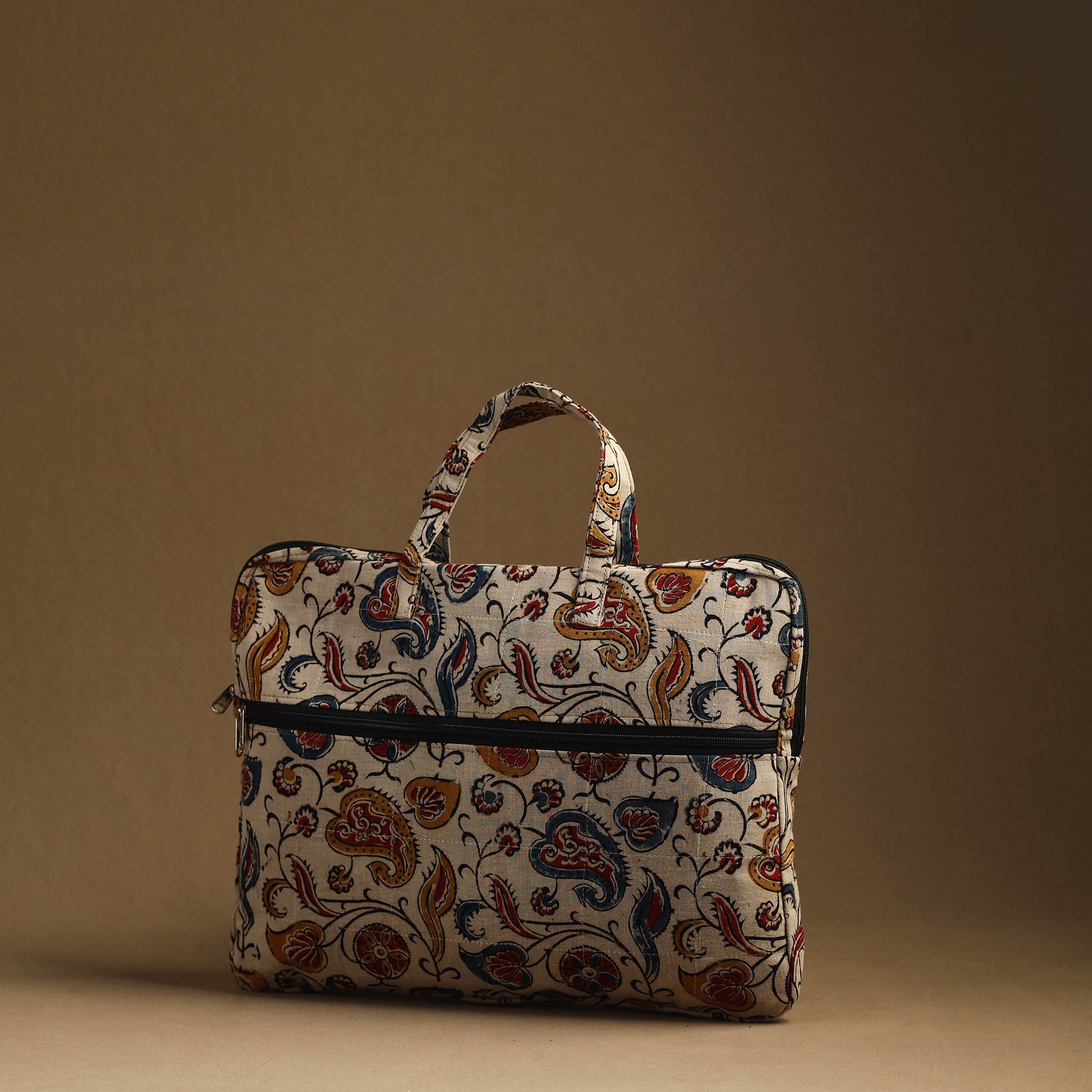 Beige - Handmade Quilted Cotton Laptop Bag (13 x 16 in) 05