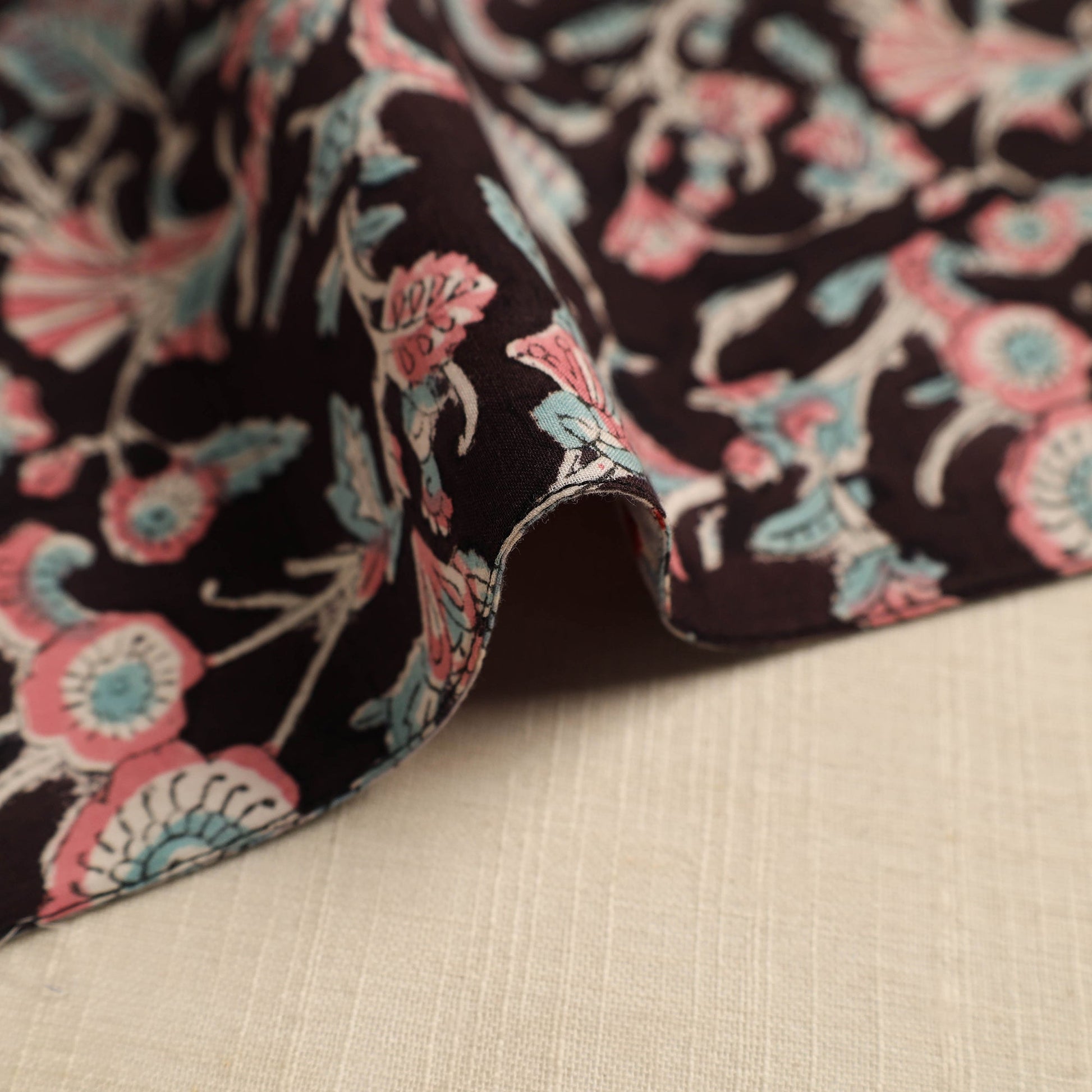 Black - Floral Print Cotton Reversible Table Mat 28