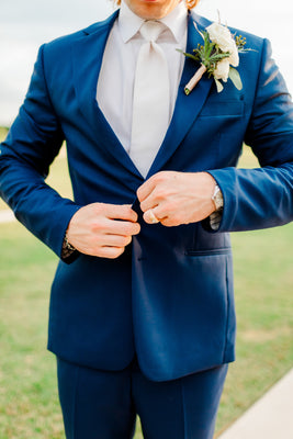 Glamorous White and Sage Green Texas Wedding