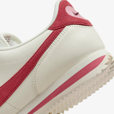 Nike | CORTEZ SE  { SAIL/ADOBE-MED SOFT PINK-TEAM RED