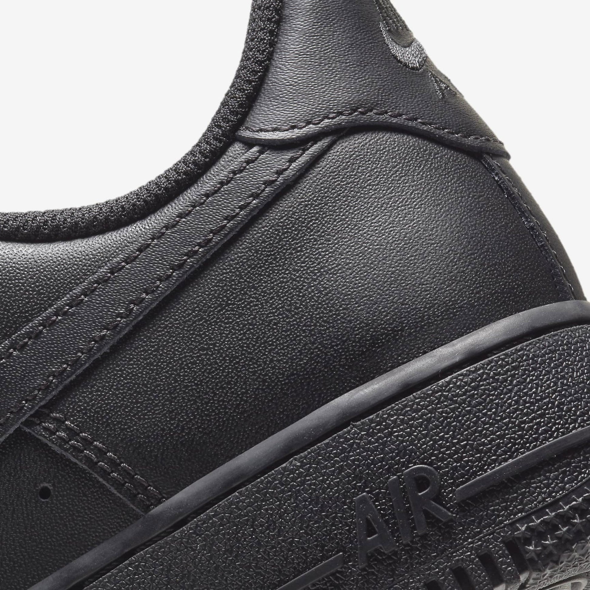 NIKE | AIR FORCE 1 '07 { BLACK/BLACK/BLACK