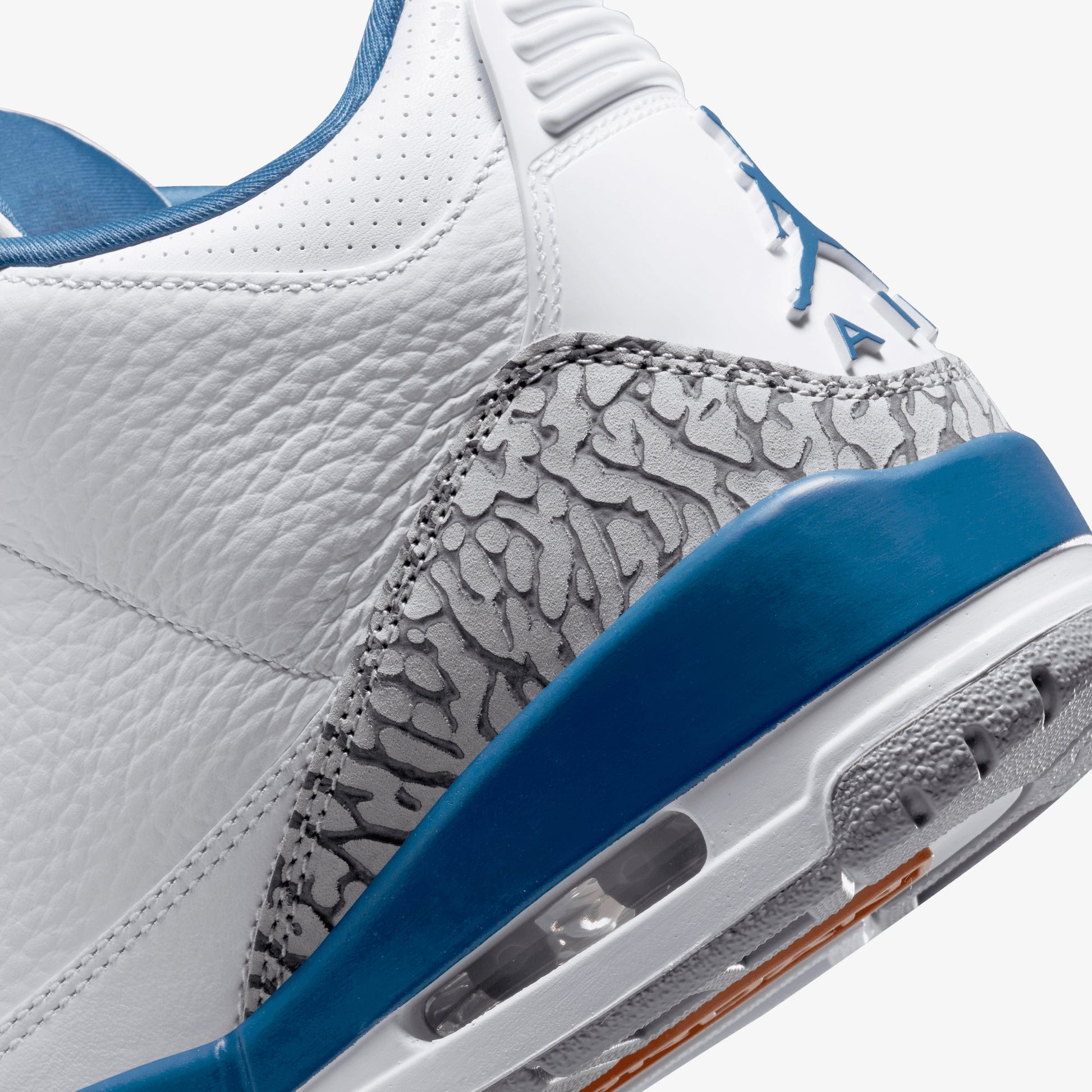 Jordan | AIR JORDAN 3 RETRO  { TRUE BLUE/COPPER