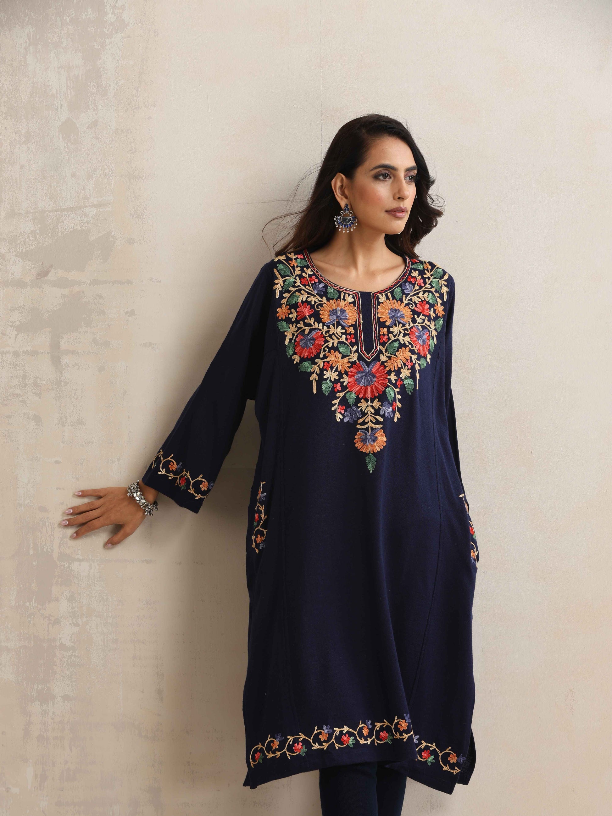 trueBrowns Blue Kashmiri Floral Embroidered Woollen Phiran Kurta