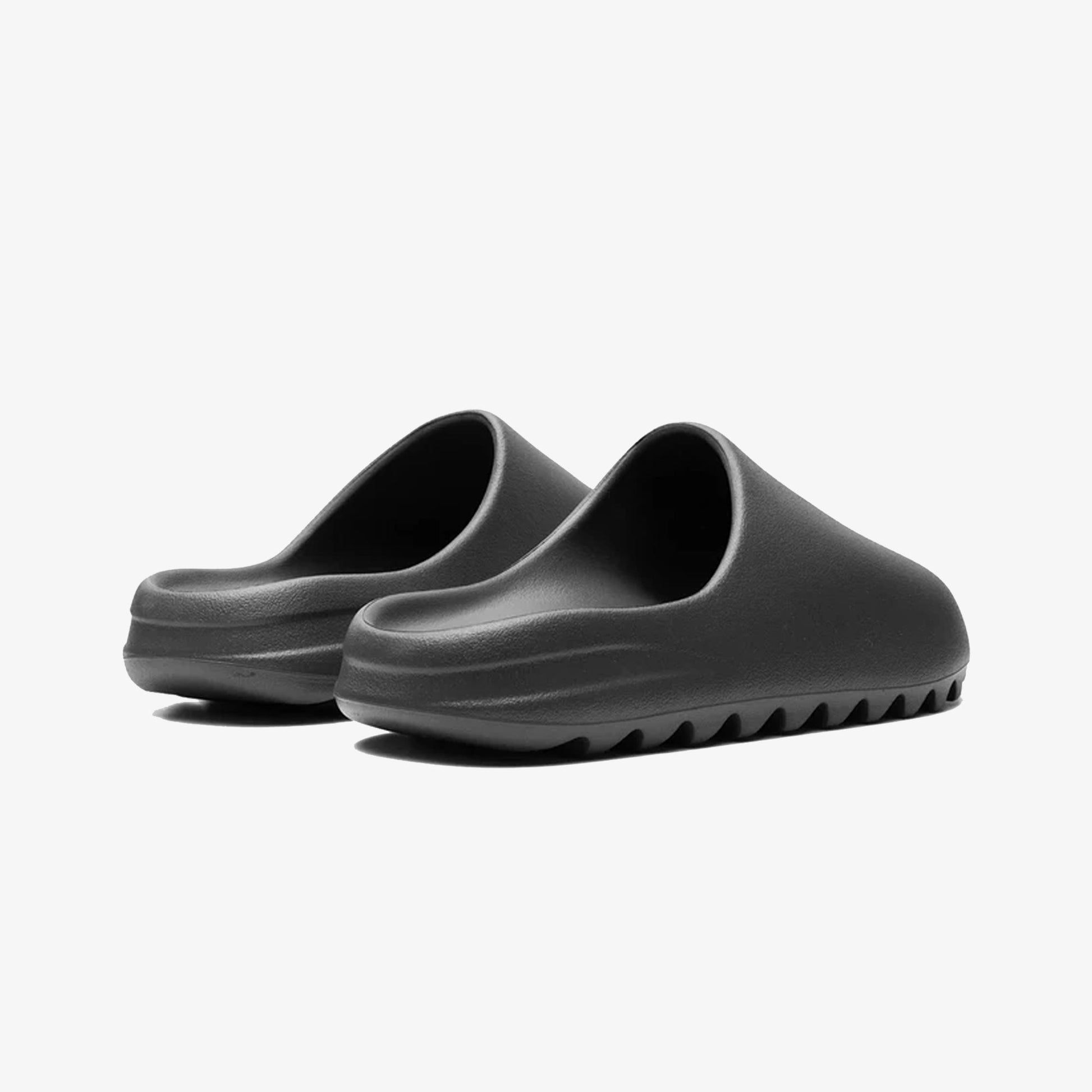 ADIDAS ORIGINALS | YEEZY SLIDE { DARK ONYX