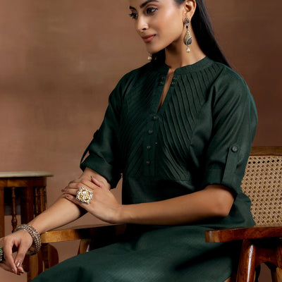 Green Solid Cotton Blend Straight Kurta