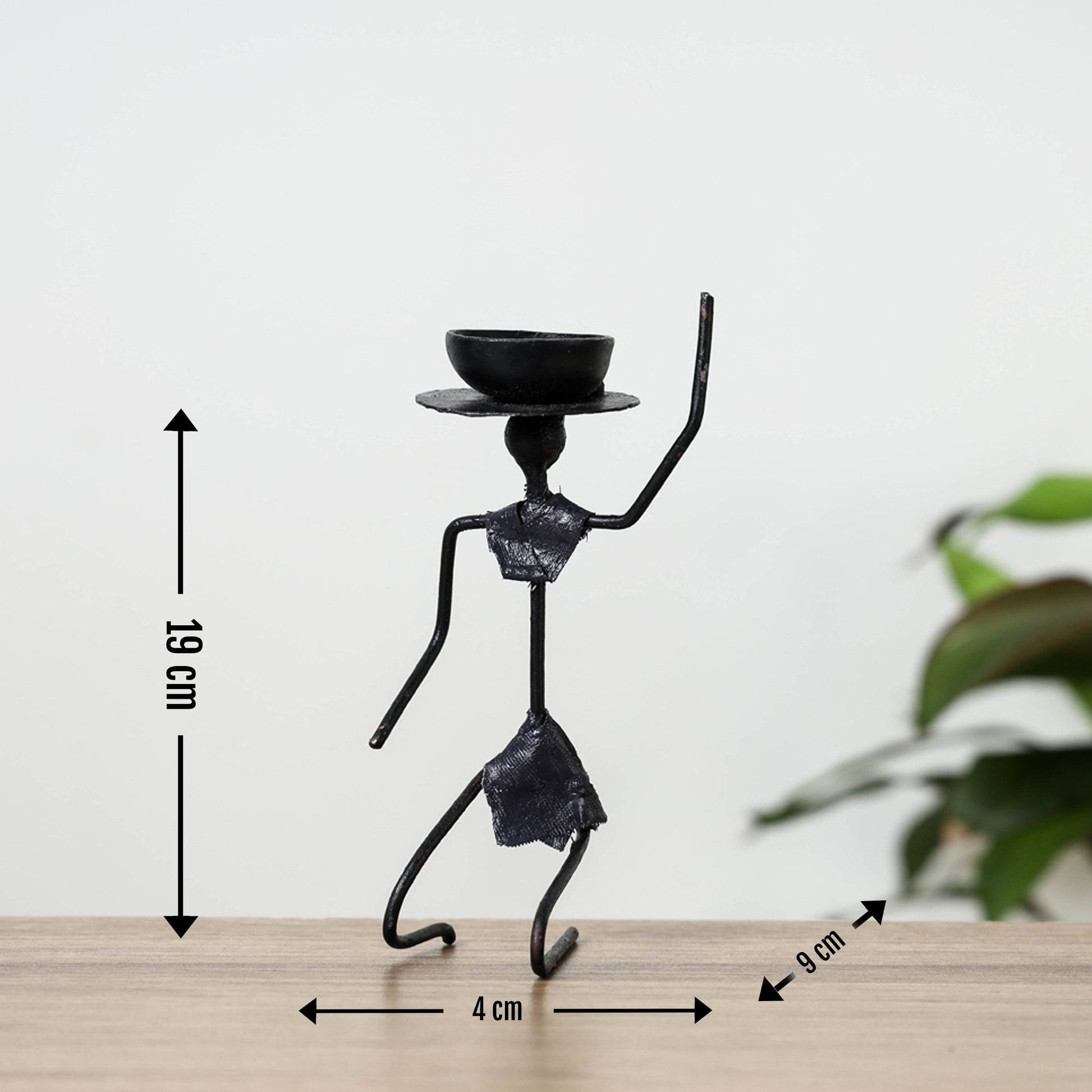 Bastar Tribal Wrought Iron Candle Stand