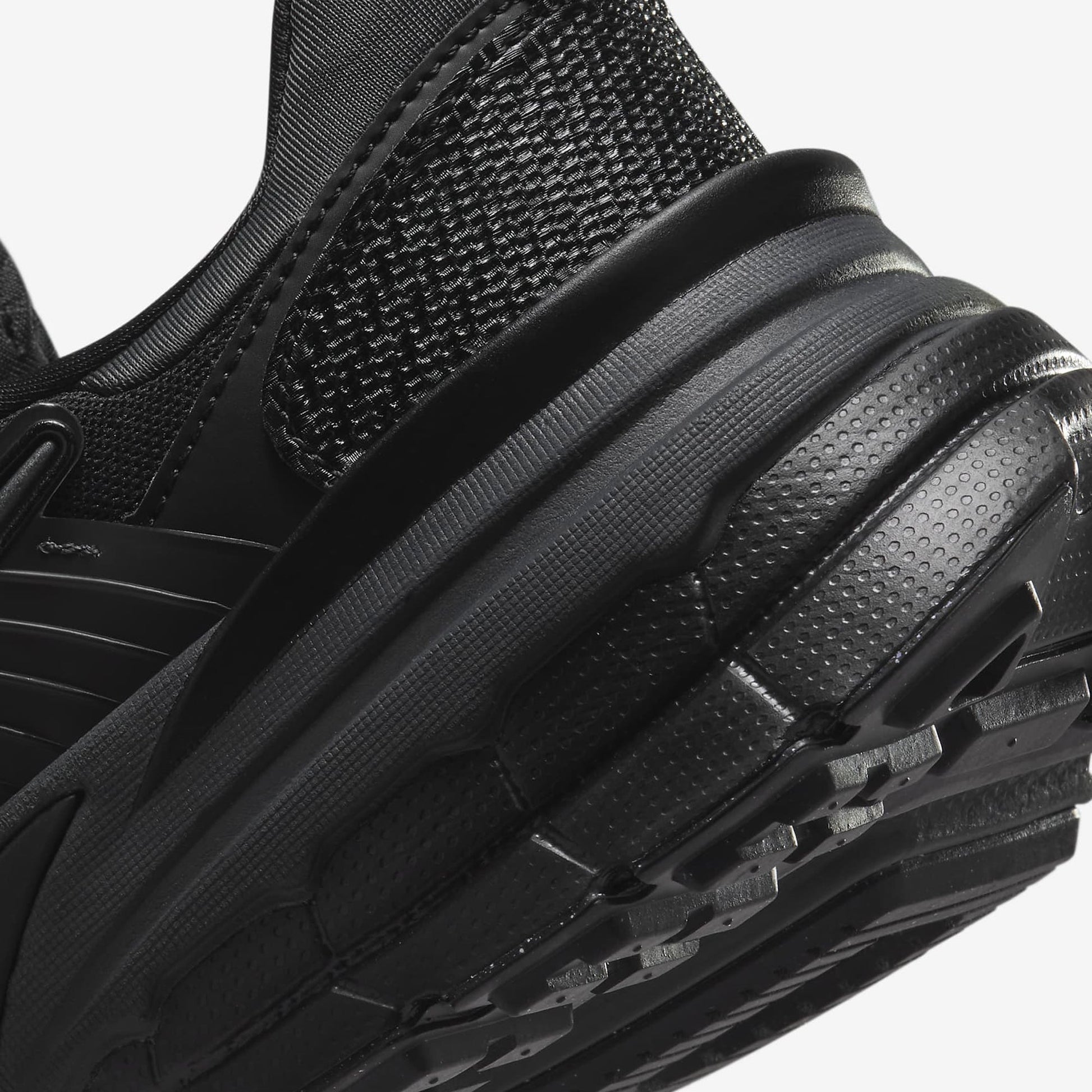 Nike | V2K RUN  { BLACK/DK SMOKE GREY-ANTHRACITE