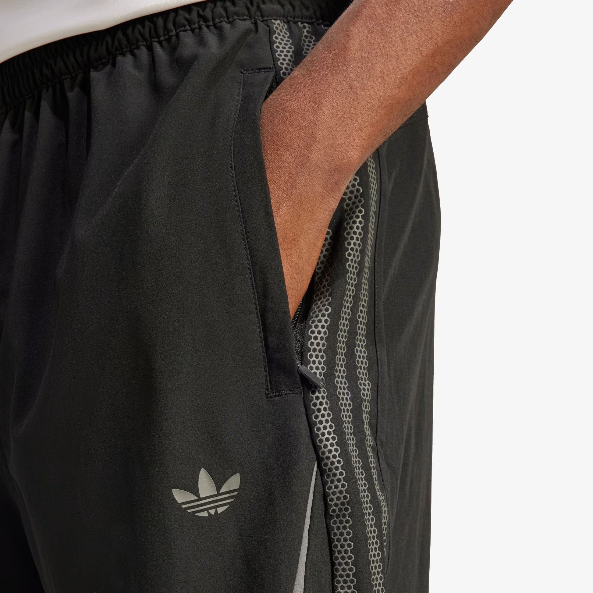 Adidas | FASHION CUTLINE SHORTS { BLACK
