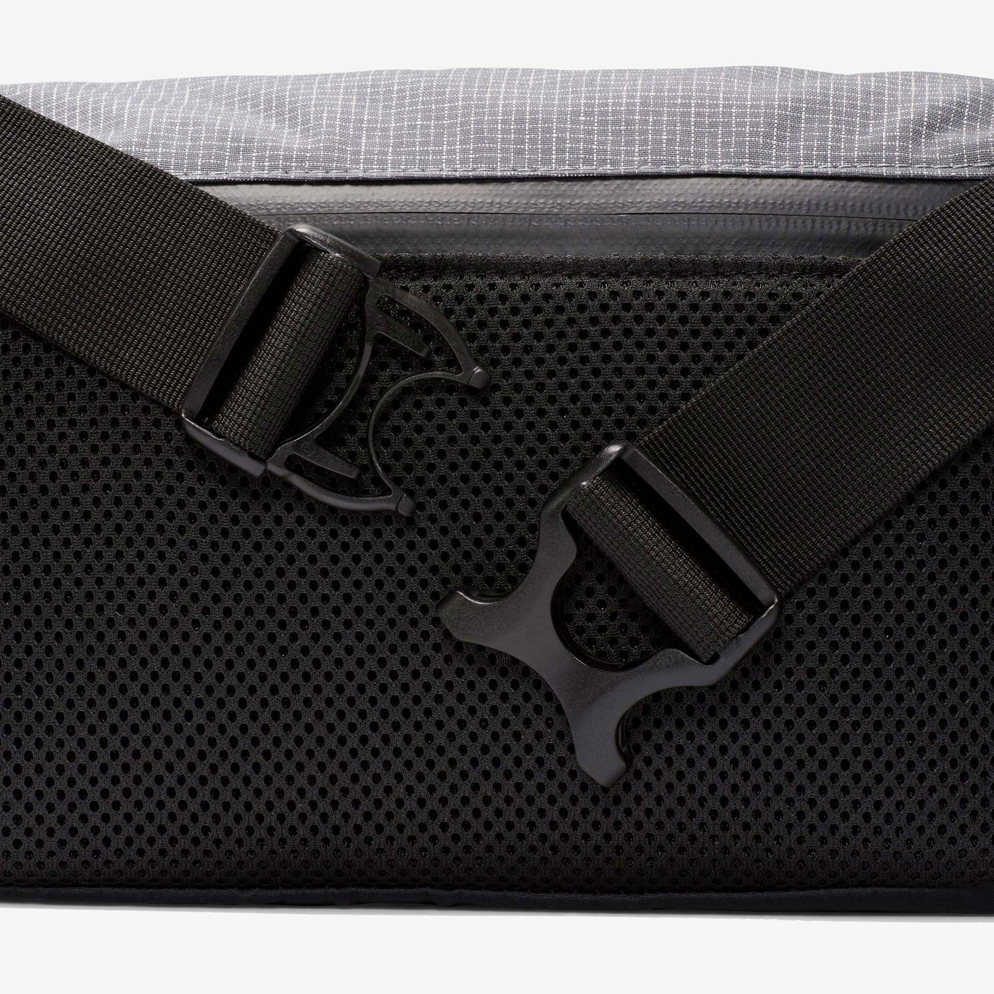 NIKE | ACG FANNY PACK (3L) { BLACK/COOL GREY/WHITE