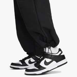 NIKE | SPORTSWEAR EVERYTHING WOVENS { BLACK OR GREY