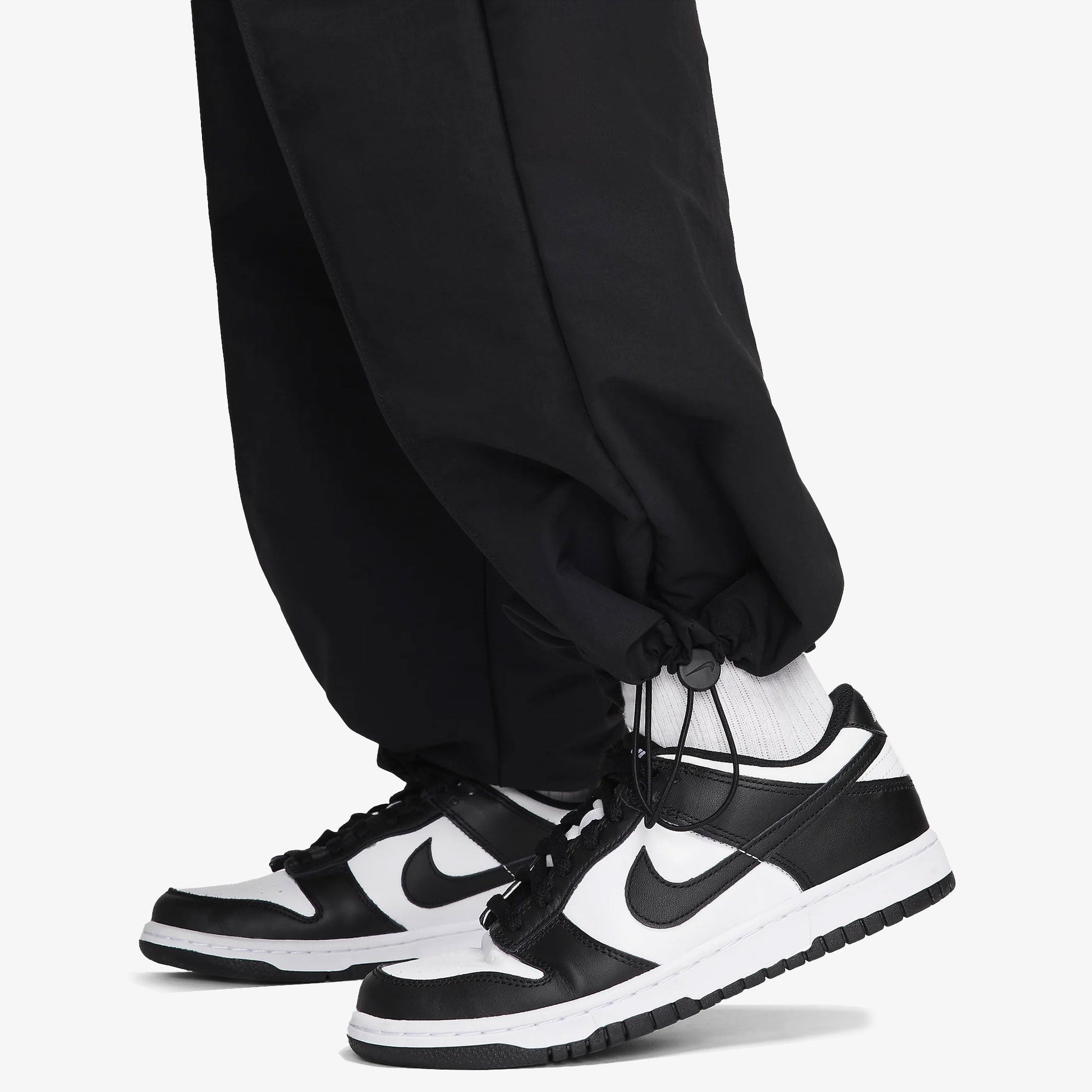 NIKE | SPORTSWEAR EVERYTHING WOVENS { BLACK OR GREY