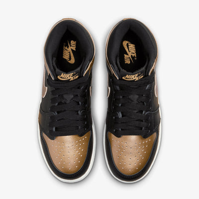 JORDAN | AIR JORDAN 1 HIGH OG (GS) { BLACK/METALLIC GOLD-SAIL