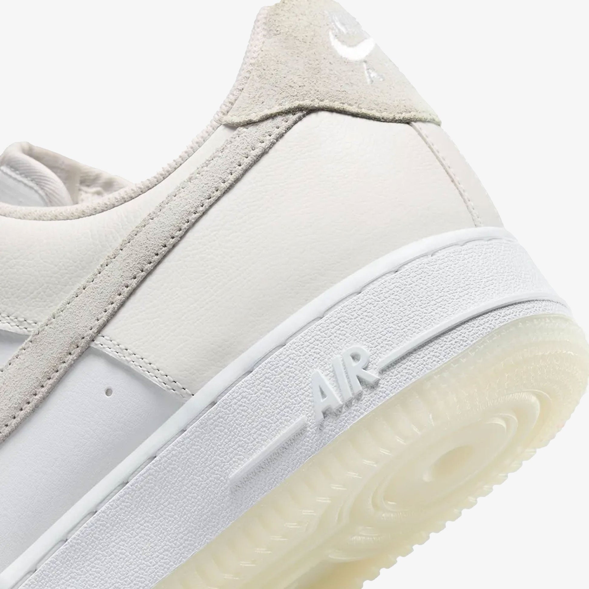 Nike | AIR FORCE 1 '07 LV8 { WHITE/PHANTOM-SUMMIT WHITE