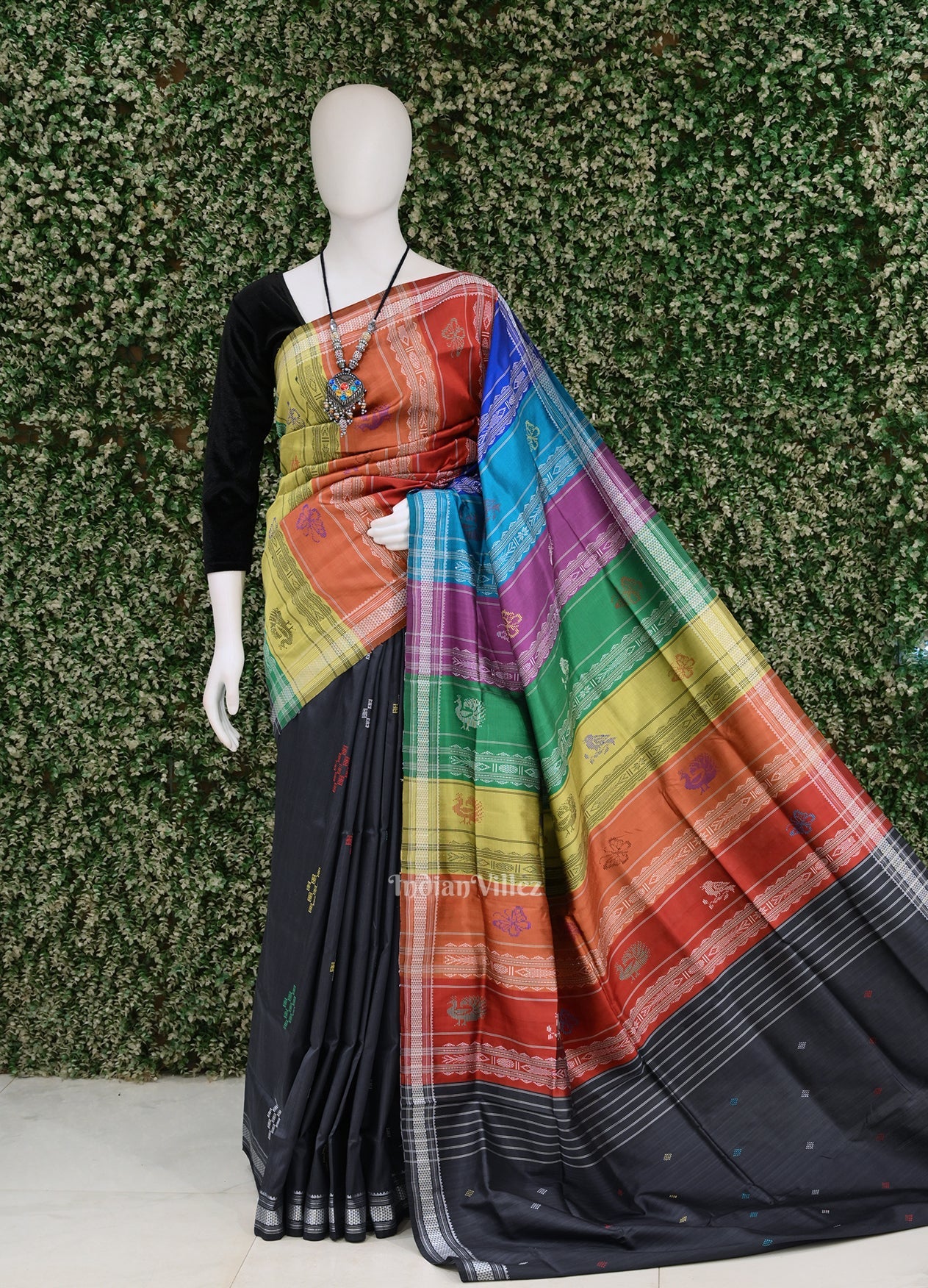 Black Pasapali Double Pallu Berhampuri Silk Saree