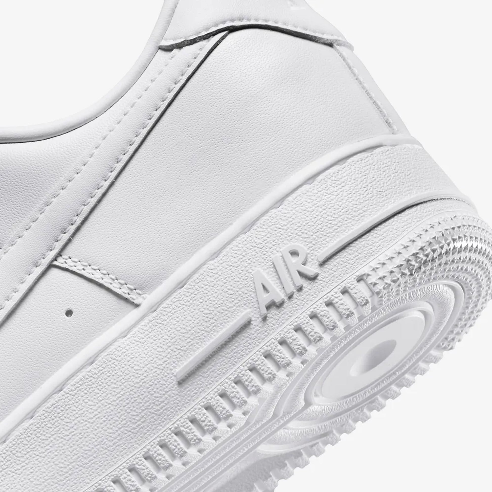 Nike | AIR FORCE 1 '07 FRESH { WHITE/WHITE-WHITE