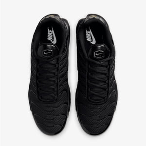 NIKE | AIR MAX PLUS { BLACK/BLACK-BLACK