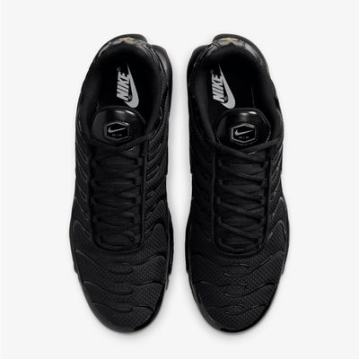 NIKE | AIR MAX PLUS { BLACK/BLACK-BLACK