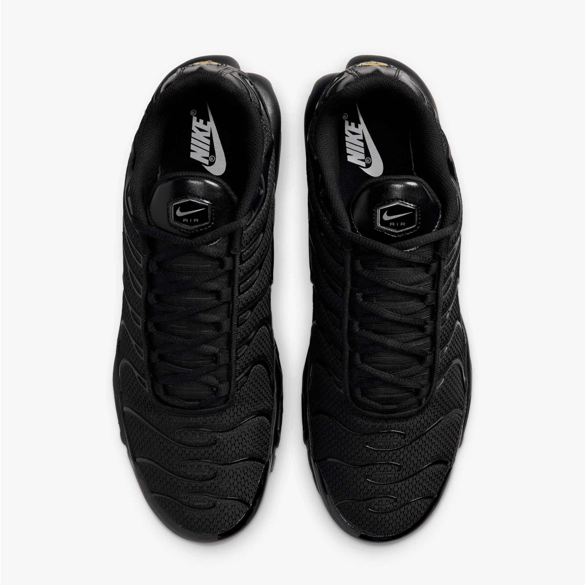 NIKE | AIR MAX PLUS { BLACK/BLACK-BLACK