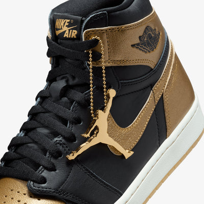 JORDAN | AIR JORDAN 1 RETRO HIGH OG { 