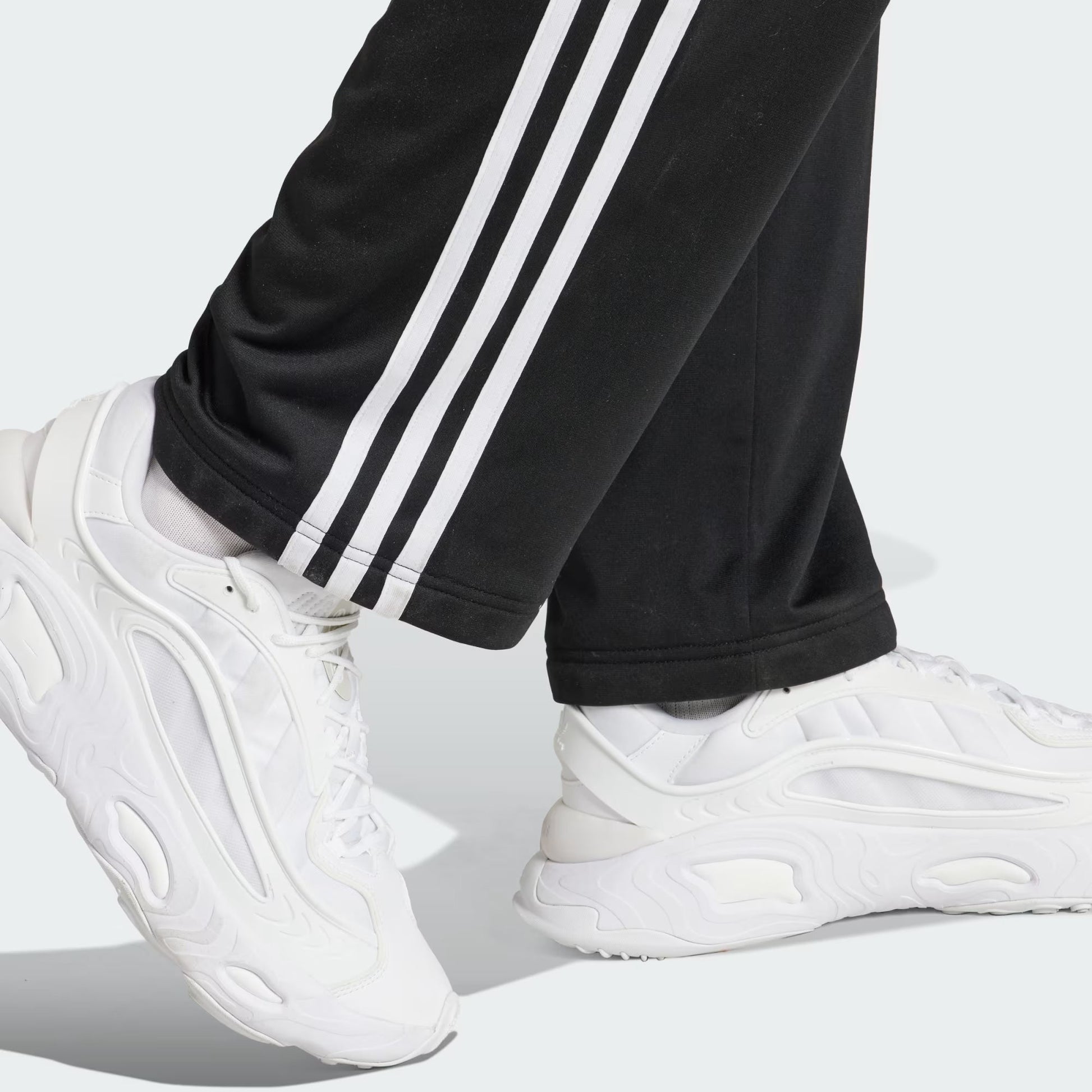 Adidas Originals | KORN TRACK PANTS  { BLACK