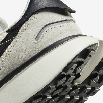 Nike | PHOENIX WAFFLE  { SUMMIT WHITE/BLACK-SANDDRIFT-SAIL